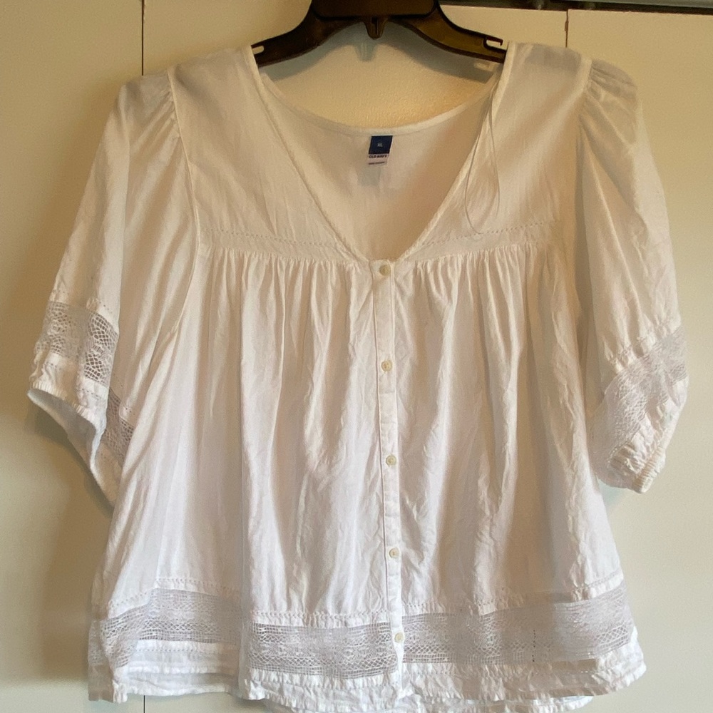 Fun white blouse!